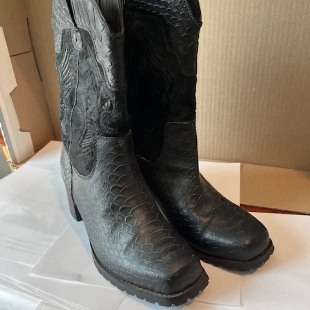 Ride Tecs brand size 7 zip up half boots